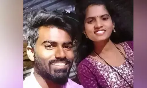 ಕಲಬುರಗಿ:  ಪ್ರೇಮಿಗಳಿಬ್ಬರು ನೇಣು ಬಿಗಿದುಕೊಂಡು ಆತ್ಮಹತ್ಯೆ