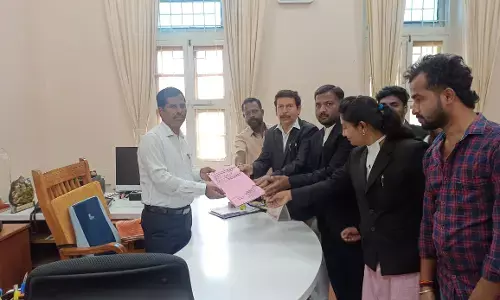 ಮಂಡ್ಯ : ಸಾರ್ವಜನಿಕ ಸ್ಥಳದಲ್ಲಿ ಧಾರ್ಮಿಕ ಬಾವುಟ, ಫ್ಲೆಕ್ಸ್ ನಿಷೇಧಿಸಲು ಮನವಿ