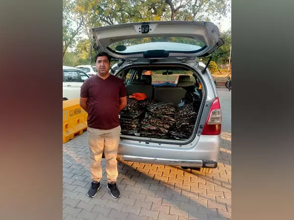 ಸೇನೆಯ ನೂತನ ಯುದ್ಧಸಮವಸ್ತ್ರ ಮಾರಾಟ ಜಾಲ ಭೇದಿಸಿದ ಪೊಲೀಸ್-ಮಿಲಿಟರಿ ಗುಪ್ತಚರ ದಳ