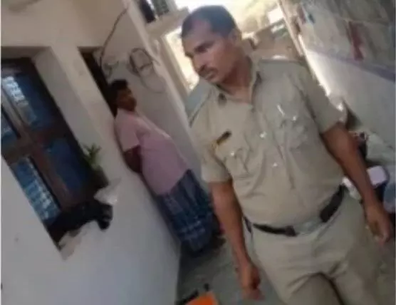 ಬಂಟ್ವಾಳ : ಅಕ್ರಮ ಕಸಾಯಿಖಾನೆಗೆ ಪೊಲೀಸರಿಂದ ದಾಳಿ; ಆರೋಪಿ ಸೆರೆ ಬಂಟ್ವಾಳ : ಅಕ್ರಮ ಕಸಾಯಿಖಾನೆಗೆ ಪೊಲೀಸರಿಂದ ದಾಳಿ; ಆರೋಪಿ ಸೆರೆ