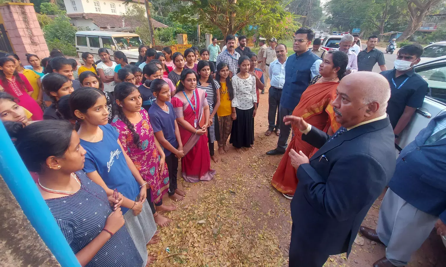 ‘ಪ್ರತಿದಿನ ಶೌಚಾಲಯ ಸ್ಪಚ್ಚಗೊಳಿಸಿ, ಎಲ್ಲ ಮಕ್ಕಳಿಗೂ ಬೆಡ್ ವ್ಯವಸ್ಥೆ ಕಲ್ಪಿಸಿ’