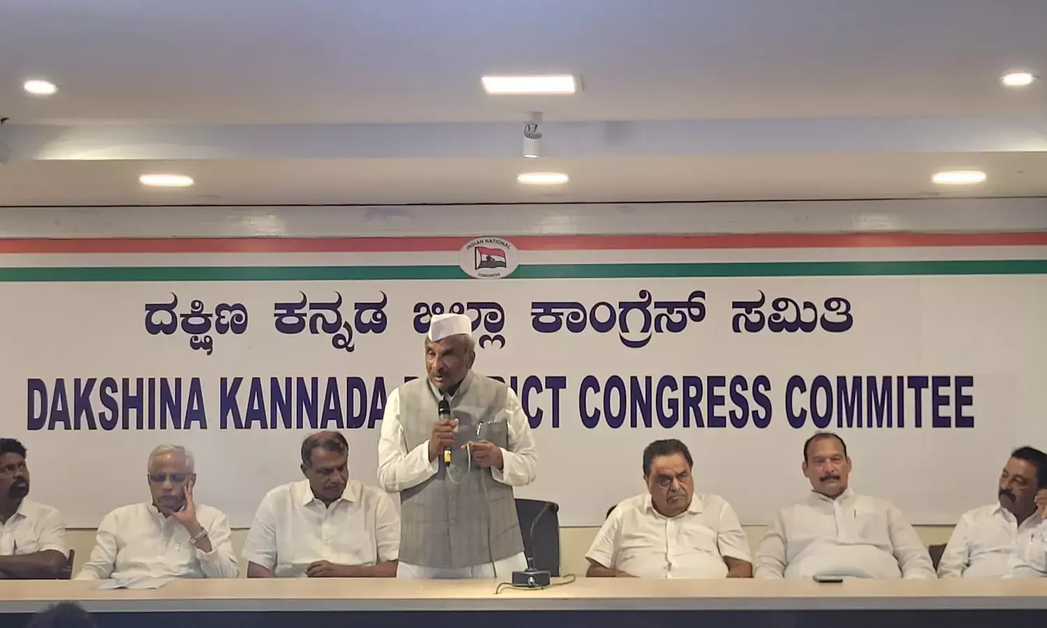 ಇಂಧನ ಸಚಿವ ಕೆ.ಜೆ.ಜಾರ್ಜ್ ದ.ಕ.ಜಿಲ್ಲಾ ಕಾಂಗ್ರೆಸ್ ಕಚೇರಿಗೆ ಭೇಟಿ