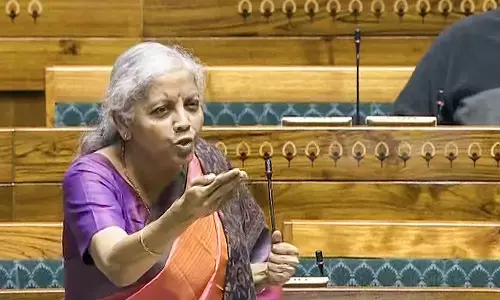 ನಿಮ್ಮ ಖರ್ಚುಗಳನ್ನು ನಿಮ್ಮ ಬಜೆಟ್ ಗೆ ನಿಭಾಯಿಸಲಾಗದಿದ್ದರೆ ನನ್ನನ್ನು ದೂಷಿಸಬೇಡಿ: ಕರ್ನಾಟಕಕ್ಕೆ ಅನುದಾನ ವಂಚಿಸಲಾಗಿದೆ ಎಂಬ ಆರೋಪ ಕುರಿತು ವಿತ್ತ ಸಚಿವೆ ಕಿಡಿ