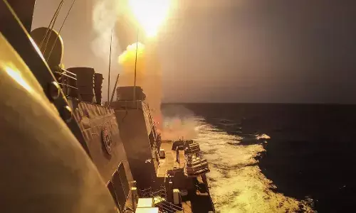 ಹೌದಿಗಳ 5 ಕ್ಷಿಪಣಿ ದಾಳಿ ಹಿಮ್ಮೆಟ್ಟಿಸಿದ ಅಮೆರಿಕ