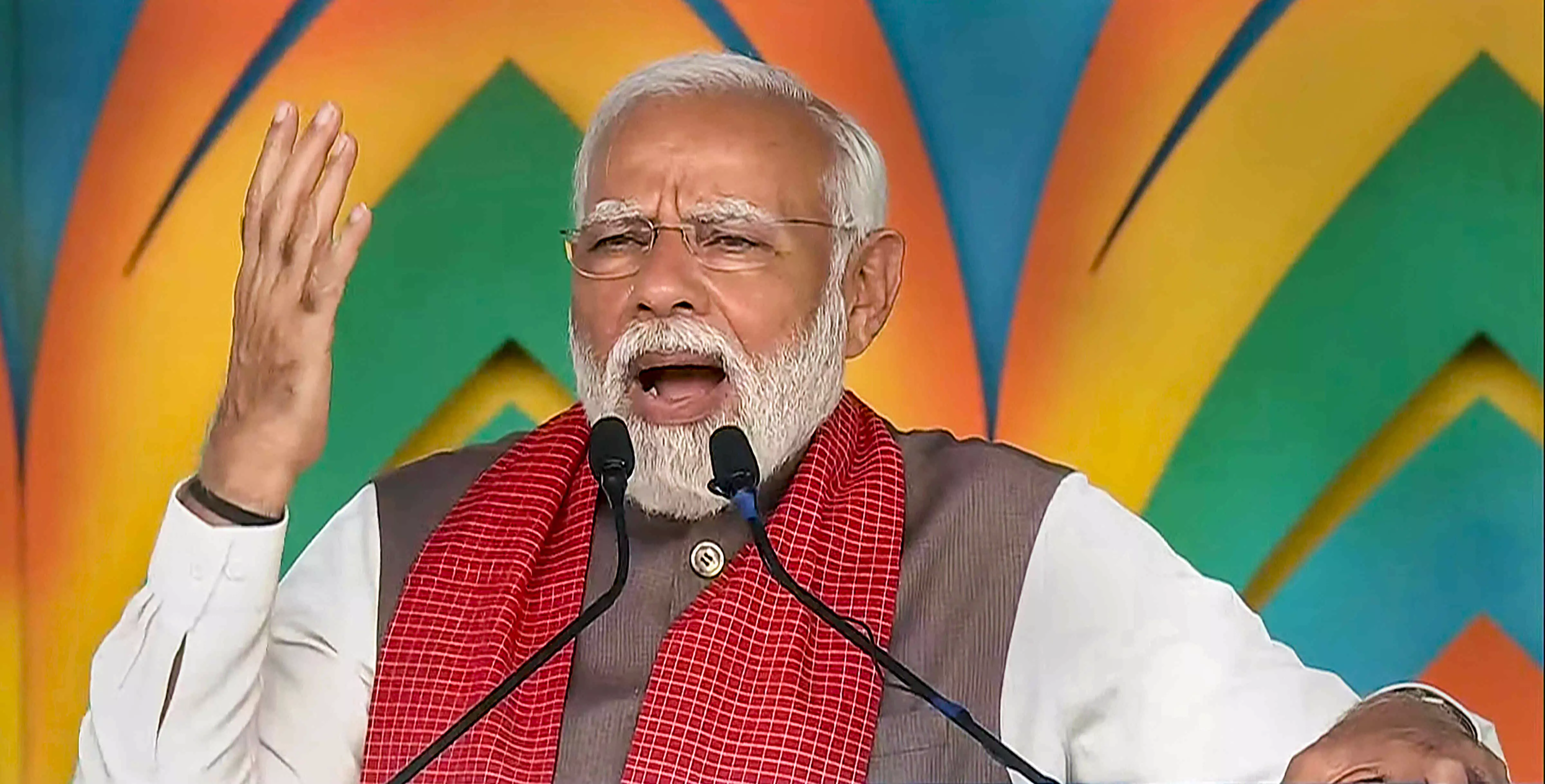 ಮಡ್ಗಾಂವ್‌ ಗೆ ಪ್ರಧಾನಿ ಭೇಟಿ | ಶಾಲೆಗಳು ಬಂದ್, ಕಾಲೇಜುಗಳಿಗೆ ಅರ್ಧ ದಿನ ರಜೆ: ಪ್ರತಿಪಕ್ಷಗಳ ವಿರೋಧ