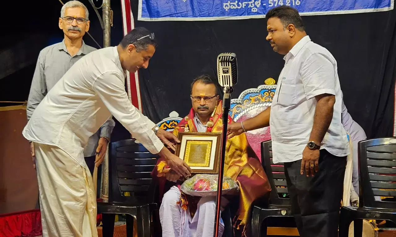 ಸಿರಿಬಾಗಿಲು ಪ್ರತಿಷ್ಠಾನಕ್ಕೆ ಪಂಜ ಶ್ರೀ ಪಂಚಲಿಂಗೇಶ್ವರ ಸನ್ನಿಧಿಯಲ್ಲಿ ಗೌರವ