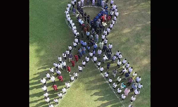 ವಿಶ್ವ ಕ್ಯಾನ್ಸರ್ ದಿನ: ಮಣಿಪಾಲ ಕೆಎಂಸಿಯಿಂದ ಮಾನವ ಸರಪಳಿ