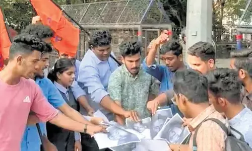 ನಾಥೂರಾಮ್‌ ಗೋಡ್ಸೆ ಪರ ಫೇಸ್ಬುಕ್‌ ಪೋಸ್ಟ್‌ ಮಾಡಿದ ಎನ್‌ಐಟಿ ಪ್ರೊಫೆಸರ್‌ ವಿರುದ್ಧ ಎಬಿವಿಪಿ ಪ್ರತಿಭಟನೆ