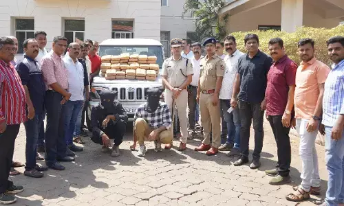 ಗಾಂಜಾ ಸಾಗಾಟ ಮಾಡುತ್ತಿದ್ದ ಇಬ್ಬರು ಕೇರಳಿಗರ ಬಂಧನ