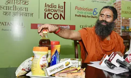 ಪತಂಜಲಿ ಟೂತ್ ಪೇಸ್ಟ್ ನಲ್ಲಿ ಮಾಂಸಾಹಾರಿ ಪದಾರ್ಥಗಳಿವೆ ಎಂದು ನ್ಯಾಯಾಲಯಕ್ಕೆ ದೂರು