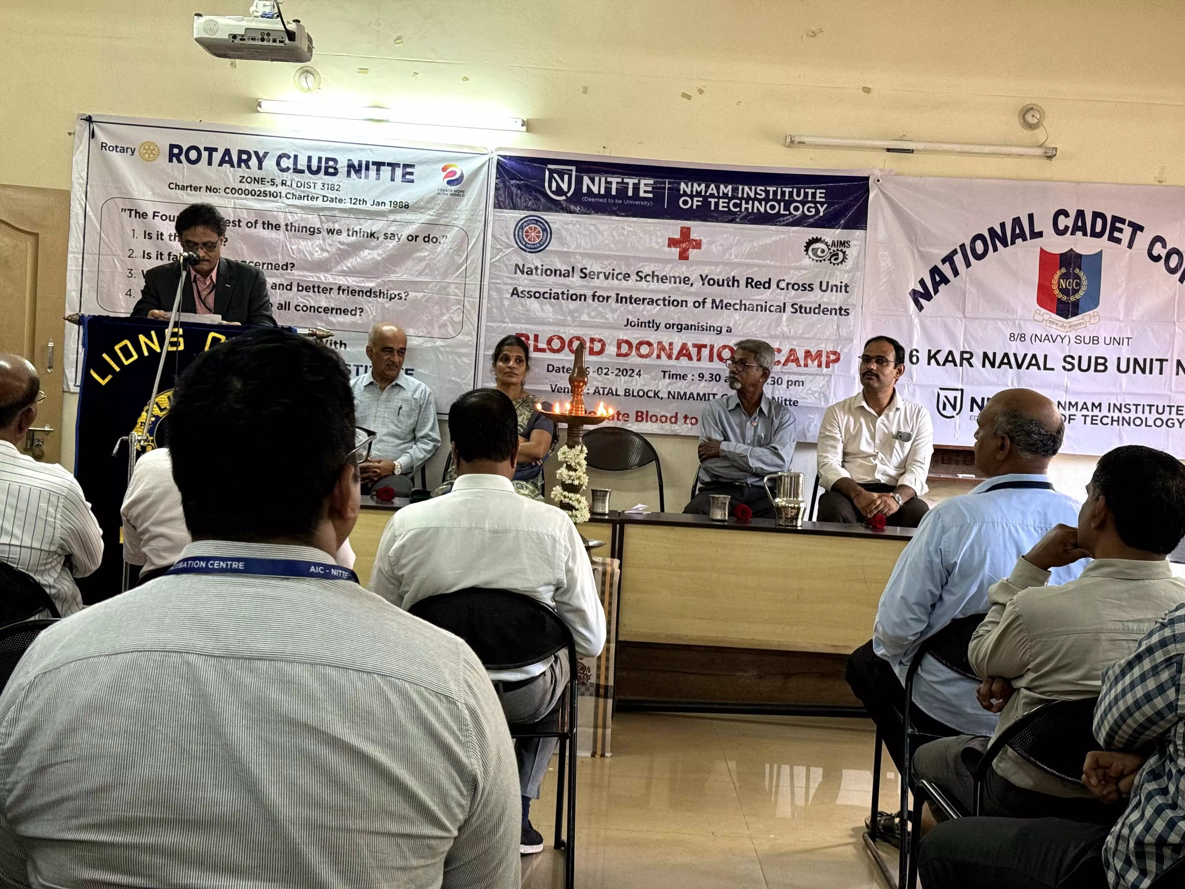 ನಿಟ್ಟೆ ತಾಂತ್ರಿಕ ಮಹಾವಿದ್ಯಾಲಯದಲ್ಲಿ ರಕ್ತದಾನ ಶಿಬಿರ ನಿಟ್ಟೆ ತಾಂತ್ರಿಕ ಮಹಾವಿದ್ಯಾಲಯದಲ್ಲಿ ರಕ್ತದಾನ ಶಿಬಿರ