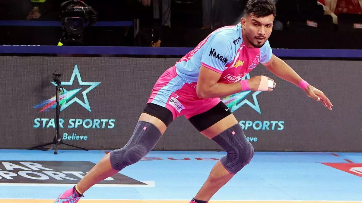 ಪ್ರೊ ಕಬಡ್ಡಿ ಲೀಗ್: ಪುಣೇರಿ ಪಲ್ಟನ್, ಜೈಪುರಕ್ಕೆ ಜಯ ಪ್ರೊ ಕಬಡ್ಡಿ ಲೀಗ್: ಪುಣೇರಿ ಪಲ್ಟನ್, ಜೈಪುರಕ್ಕೆ ಜಯ