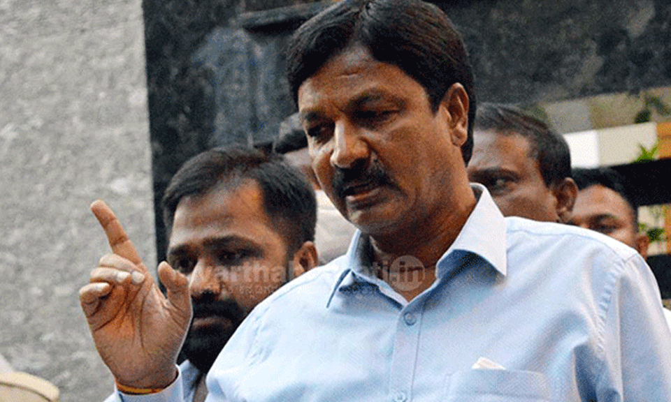 ಬೆಳಗಾವಿ : ರಮೇಶ್ ಜಾರಕಿಹೊಳಿ ಮಾಲೀಕತ್ವದ ಸಕ್ಕರೆ ಕಾರ್ಖಾನೆ ಮೇಲೆ ದಾಳಿ