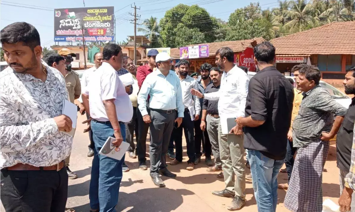 ಬಿ.ಸಿ.ರೋಡು- ಅಡ್ಡಹೊಳೆ ಚತುಷ್ಪಥ ಹೆದ್ದಾರಿ ಕಾಮಗಾರಿ: ಸ್ಥಳ ಪರಿಶೀಲನೆ ನಡೆಸಿದ ಜಿಲ್ಲಾಧಿಕಾರಿ ಮುಲ್ಲೈ‌ ಮುಗಿಲನ್