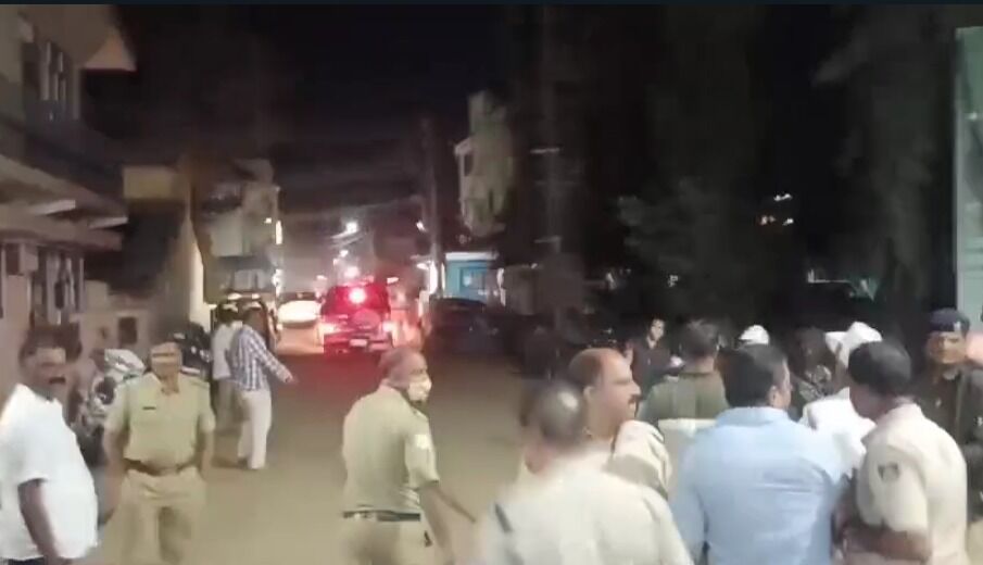 ಚಿಕ್ಕಮಗಳೂರು | ಸೂಲಿಬೆಲೆ ಭಾಷಣಕ್ಕೆ ಅಡ್ಡಿ: ಕಾಂಗ್ರೆಸ್, ಬಿಜೆಪಿ ಕಾರ್ಯಕರ್ತರಿಂದ ಪರಸ್ಪರ ಕಲ್ಲುತೂರಾಟ