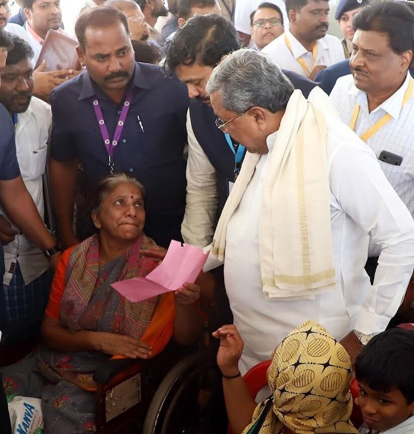 ಜನರ ಸಮಸ್ಯೆಗಳಿಗೆ ಮರುಗಿದ ಸಿಎಂ ಸಿದ್ದರಾಮಯ್ಯ; ಹಲವರಿಗೆ ಸ್ಥಳದಲ್ಲಿಯೇ ಪರಿಹಾರ ಘೋಷಣೆ