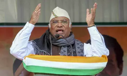 ಕೇಂದ್ರದಿಂದ ತರಾತುರಿಯಲ್ಲಿ ವಿಧೇಯಕಗಳ ಅಂಗೀಕಾರ : ಖರ್ಗೆ ಕಳವಳ