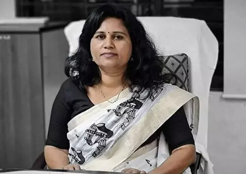 ಎಲ್ಲರ ಮನ, ಮನೆಗಳಲ್ಲಿ ಸಂವಿಧಾನದ ಜಾಗೃತಿ ಮೂಡಬೇಕು: ಉ.ಕ. ಜಿಲ್ಲಾಧಿಕಾರಿ ಗಂಗೂಬಾಯಿ ಮಾನಕರ ಎಲ್ಲರ ಮನ, ಮನೆಗಳಲ್ಲಿ ಸಂವಿಧಾನದ ಜಾಗೃತಿ ಮೂಡಬೇಕು: ಉ.ಕ. ಜಿಲ್ಲಾಧಿಕಾರಿ ಗಂಗೂಬಾಯಿ ಮಾನಕರ