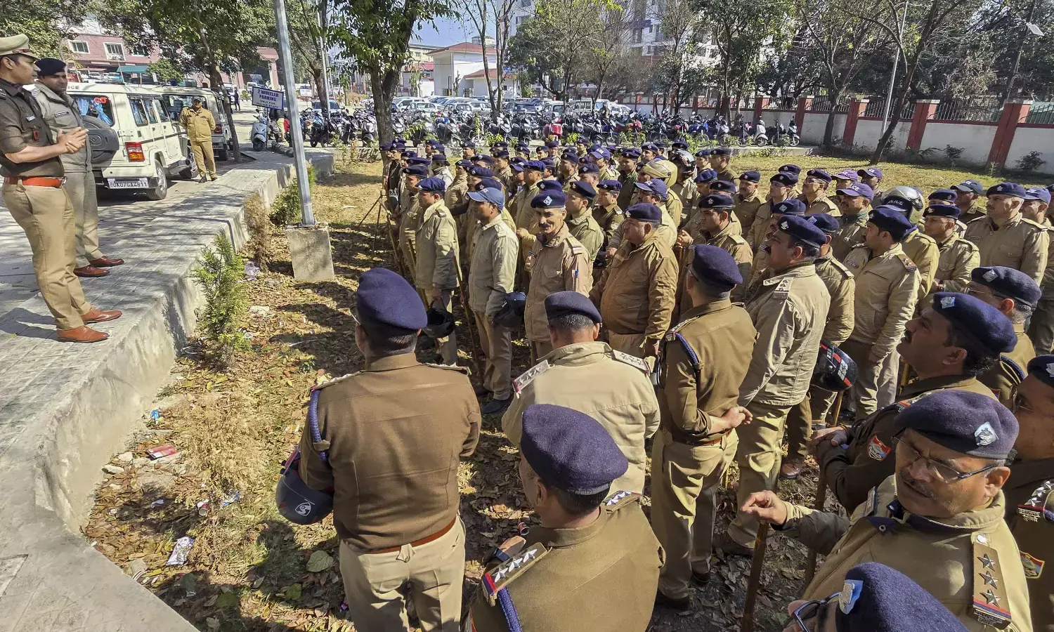 ಪೊಲೀಸ್ ಗೋಲಿಬಾರಿಗೆ 5 ಬಲಿ |ಕಂಡಲ್ಲಿ ಗುಂಡಿಕ್ಕಲು ಆದೇಶ