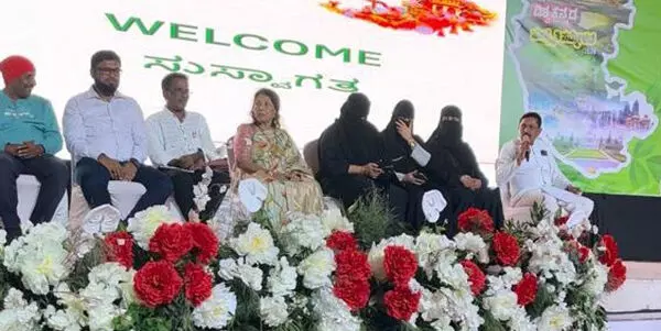 ದಮ್ಮಾಮ್: 17ನೇ ವಿಶ್ವ ಕನ್ನಡ ಸಂಸ್ಕೃತಿ ಸಮ್ಮೇಳನ; ಬಹುಭಾಷಾ ಕವಿಗೋಷ್ಠಿ ದಮ್ಮಾಮ್: 17ನೇ ವಿಶ್ವ ಕನ್ನಡ ಸಂಸ್ಕೃತಿ ಸಮ್ಮೇಳನ; ಬಹುಭಾಷಾ ಕವಿಗೋಷ್ಠಿ