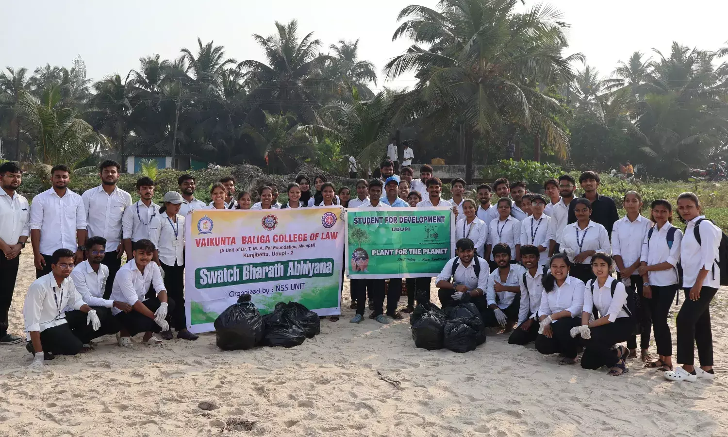 ಮಲ್ಪೆ ಬೀಚ್ ಸ್ವಚ್ಛತಾ ಕಾರ್ಯಕ್ರಮ