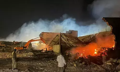 ಮಧ್ಯಪ್ರದೇಶ: ಪಟಾಕಿ ಫ್ಯಾಕ್ಟರಿ ದುರಂತ; ಅಂಗವಿಕಲ ತಂದೆಯ ಪ್ರಾಣ ಉಳಿಸಿದ ಒಂಬತ್ತರ ಬಾಲಕ ಮೃತ್ಯು