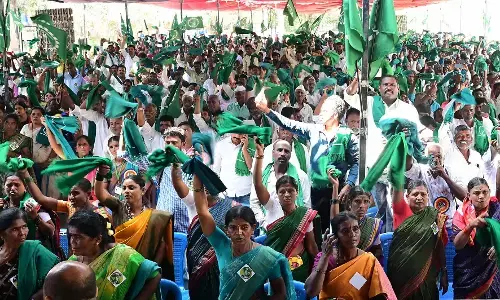 ಕೃಷಿ ಸಾಲಮನ್ನಾ ಸೇರಿ 19 ನಿರ್ಣಯಗಳನ್ನು ಮಂಡಿಸಿದ ರೈತ ಸಮಾವೇಶ