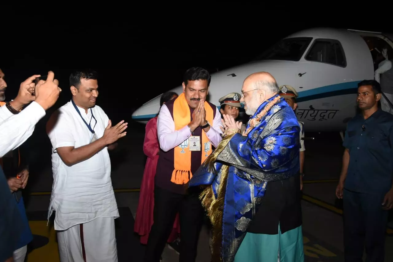 ಲೋಕಸಭಾ ಚುನಾವಣೆ ಹಿನ್ನೆಲೆ: ಮೈಸೂರಿಗೆ ಆಗಮಿಸಿದ ಅಮಿತ್ ಶಾ ಲೋಕಸಭಾ ಚುನಾವಣೆ ಹಿನ್ನೆಲೆ: ಮೈಸೂರಿಗೆ ಆಗಮಿಸಿದ ಅಮಿತ್ ಶಾ