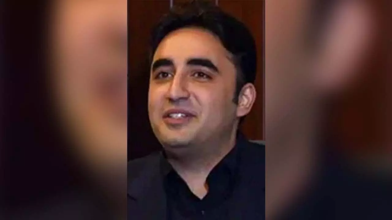 ಪಾಕಿಸ್ತಾನದಲ್ಲಿ ತೀವ್ರಗೊಂಡ ರಾಜಕೀಯ ಚಟುವಟಿಕೆ ; ಸಮ್ಮಿಶ್ರ ಸರಕಾರ ರಚನೆಗೆ ಷರೀಫ್-ಭುಟ್ಟೋ ಒಲವು ಪಾಕಿಸ್ತಾನದಲ್ಲಿ ತೀವ್ರಗೊಂಡ ರಾಜಕೀಯ ಚಟುವಟಿಕೆ ; ಸಮ್ಮಿಶ್ರ ಸರಕಾರ ರಚನೆಗೆ ಷರೀಫ್-ಭುಟ್ಟೋ ಒಲವು