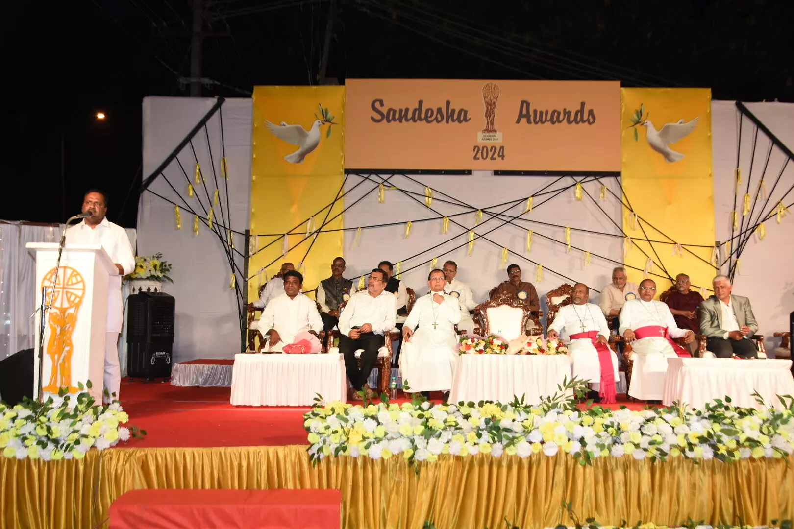 ಸ್ವಾರ್ಥಕ್ಕಾಗಿ ಸಮಾಜವನ್ನು ಛಿದ್ರ ಮಾಡದಿರಿ: ಪ್ರೊ. ಬಿ.ಎ.ವಿವೇಕ ರೈ ಸ್ವಾರ್ಥಕ್ಕಾಗಿ ಸಮಾಜವನ್ನು ಛಿದ್ರ ಮಾಡದಿರಿ: ಪ್ರೊ. ಬಿ.ಎ.ವಿವೇಕ ರೈ