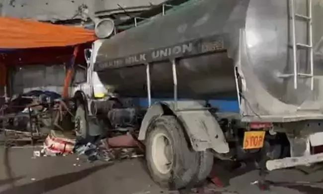 ಸಿಕ್ಕಿಂ | ಜನರ ಮೇಲೆ ನುಗ್ಗಿದ ಹಾಲಿನ ಟ್ಯಾಂಕರ್ ; ಮೂವರು ಮೃತ್ಯು, 16 ಮಂದಿಗೆ ಗಾಯ