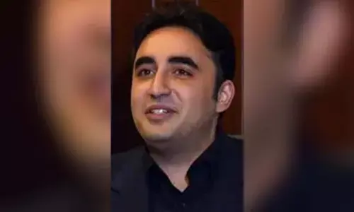 ಪಾಕಿಸ್ತಾನದಲ್ಲಿ ತೀವ್ರಗೊಂಡ ರಾಜಕೀಯ ಚಟುವಟಿಕೆ ; ಸಮ್ಮಿಶ್ರ ಸರಕಾರ ರಚನೆಗೆ ಷರೀಫ್-ಭುಟ್ಟೋ ಒಲವು