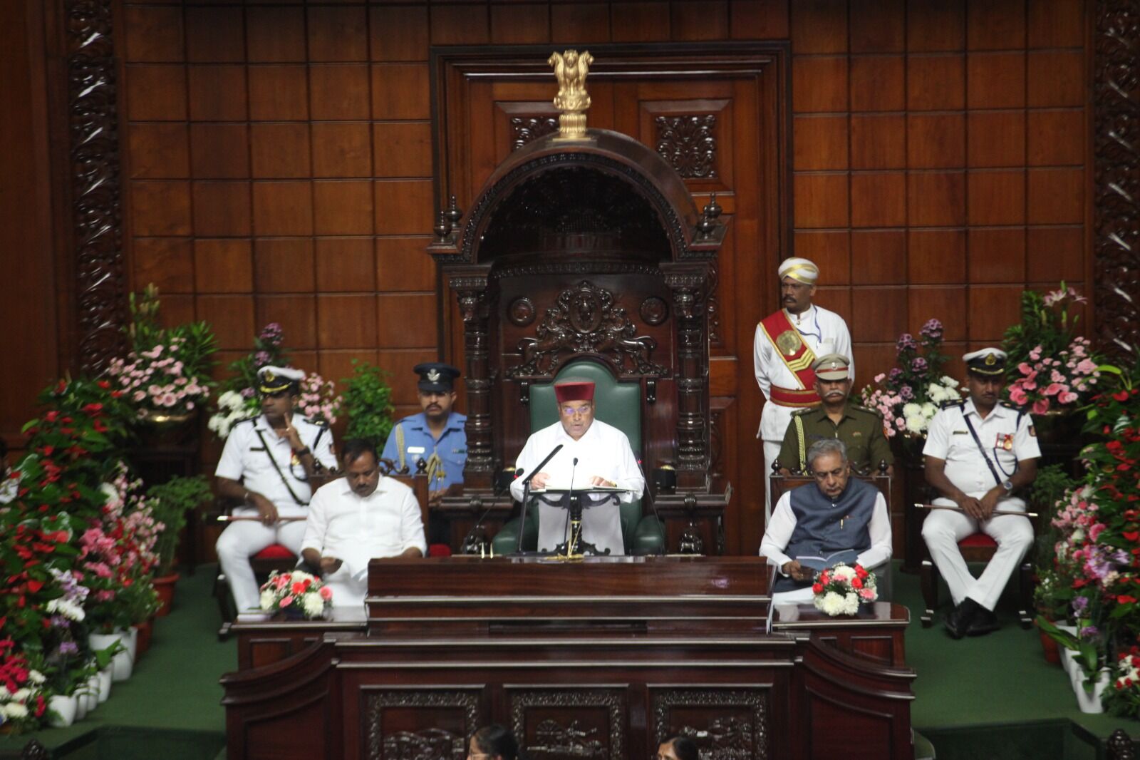 ಬಜೆಟ್‌ ಆಧಿವೇಶನ | ಕರ್ನಾಟಕ ಸರಕಾರದ ‘ಗ್ಯಾರಂಟಿ’ ಯೋಜನೆಗಳು ದೇಶಕ್ಕೆ ಮಾದರಿ : ರಾಜ್ಯಪಾಲ ಗೆಹ್ಲೋಟ್ ಶ್ಲಾಘನೆ