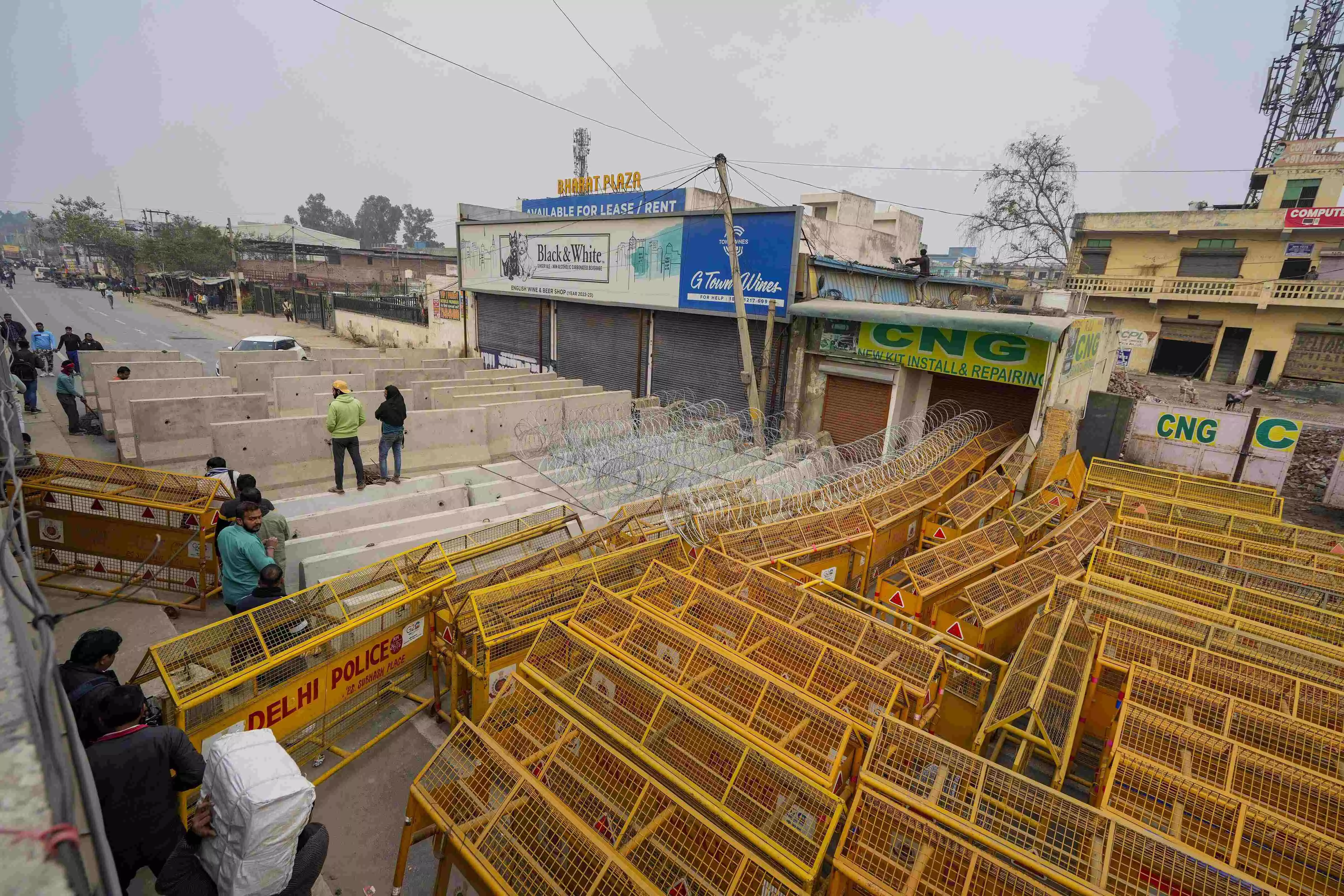 ರೈತರ ಪ್ರತಿಭಟನಾ ಮೆರವಣಿಗೆ: ಗಡಿಗಳ ಬಂದ್ ಹಾಗೂ ಅಂತರ್ಜಾಲ ಸೇವೆ ಅಮಾನತು ಪ್ರಶ್ನಿಸಿ ನ್ಯಾಯಾಲಯಕ್ಕೆ ಅರ್ಜಿ