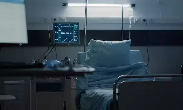 ಆಸ್ಪತ್ರೆಯ ಐಸಿಯುನಲ್ಲಿ ಇಲಿಗೆ ಆಟ; ರೋಗಿಗೆ ಪ್ರಾಣಸಂಕಟ!