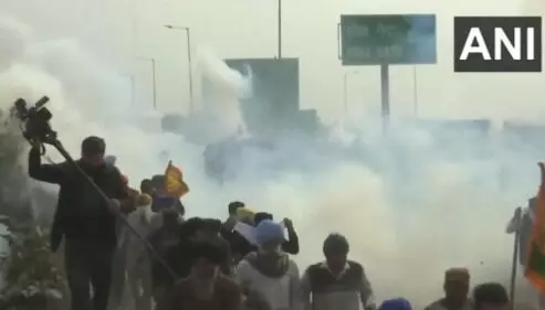 ರೈತರ ದಿಲ್ಲಿ ಚಲೋ ಪ್ರತಿಭಟನೆ: ಹರ್ಯಾಣಾದ ಶಂಭು ಗಡಿಯಲ್ಲಿ ರೈತರ ಮೇಲೆ ಅಶ್ರುವಾಯು ಪ್ರಯೋಗ