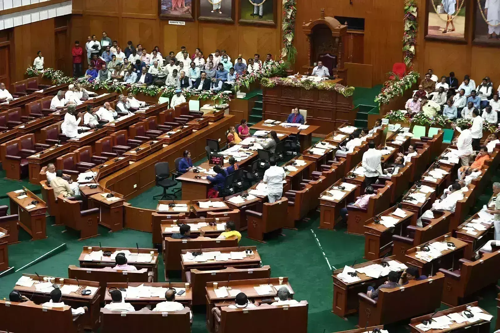 ಕೊಬ್ಬರಿ ಖರೀದಿ | ಪಕ್ಷಭೇದ ಮರೆತು ಸರಕಾರಕ್ಕೆ ಆಗ್ರಹಿಸಿದ ಸದಸ್ಯರು ಕೊಬ್ಬರಿ ಖರೀದಿ | ಪಕ್ಷಭೇದ ಮರೆತು ಸರಕಾರಕ್ಕೆ ಆಗ್ರಹಿಸಿದ ಸದಸ್ಯರು