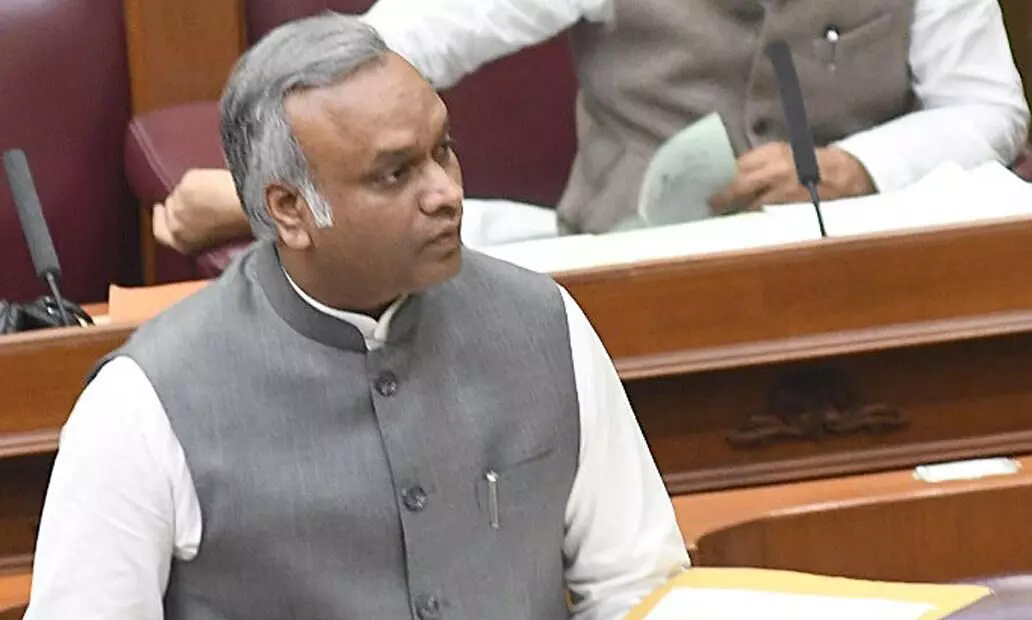 ಇ-ಸ್ವತ್ತು ಸಮಸ್ಯೆ | ಕಂದಾಯ ಸಚಿವರ ಜೊತೆ ಚರ್ಚಿಸಿ ಜನರಿಗೆ ಅನುಕೂಲವಾಗುವ ರೀತಿಯಲ್ಲಿ ಕ್ರಮ: ಸಚಿವ ಪ್ರಿಯಾಂಕ್ ಖರ್ಗೆ ಇ-ಸ್ವತ್ತು ಸಮಸ್ಯೆ | ಕಂದಾಯ ಸಚಿವರ ಜೊತೆ ಚರ್ಚಿಸಿ ಜನರಿಗೆ ಅನುಕೂಲವಾಗುವ ರೀತಿಯಲ್ಲಿ ಕ್ರಮ: ಸಚಿವ ಪ್ರಿಯಾಂಕ್ ಖರ್ಗೆ