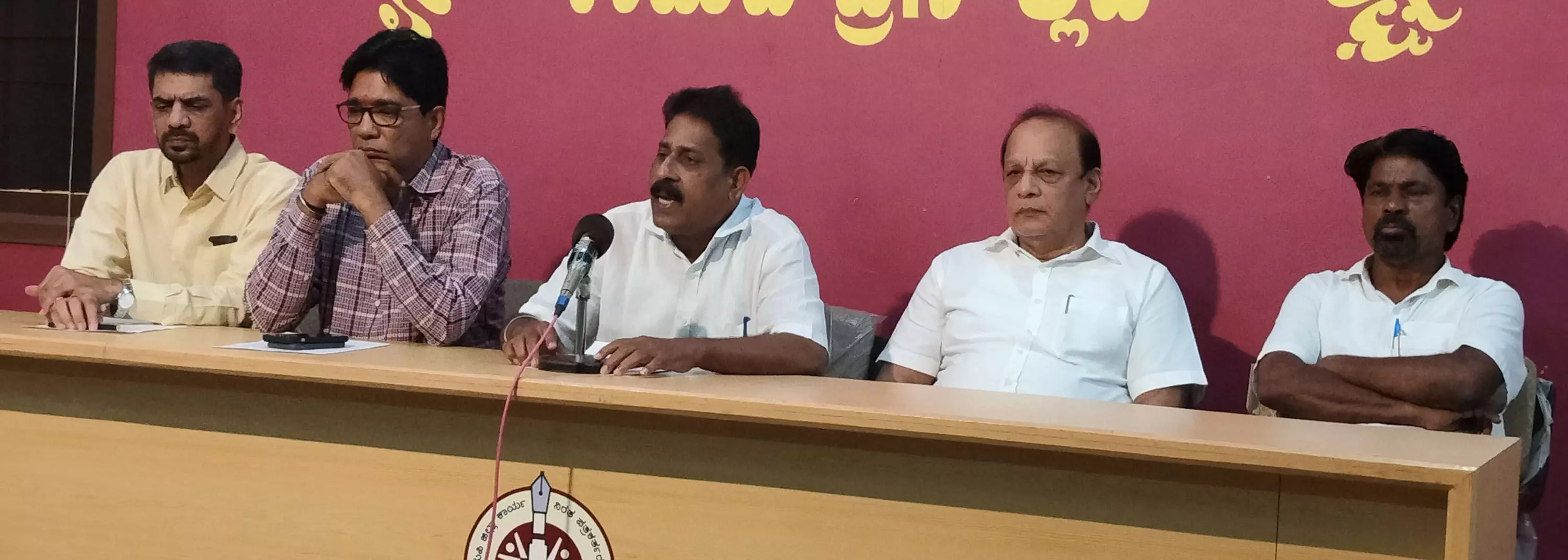 ಫೆ.17ಕ್ಕೆ ಮಂಂಗಳೂರಲ್ಲಿ ರಾಜ್ಯಮಟ್ಟದ ಕಾಂಗ್ರೆಸ್ ಸಮಾವೇಶ ಫೆ.17ಕ್ಕೆ ಮಂಂಗಳೂರಲ್ಲಿ ರಾಜ್ಯಮಟ್ಟದ ಕಾಂಗ್ರೆಸ್ ಸಮಾವೇಶ