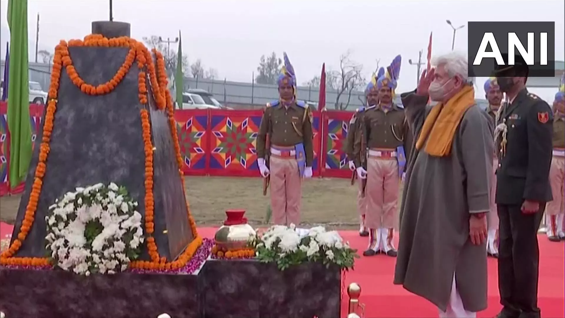 ಪುಲ್ವಾಮಾ ಹುತಾತ್ಮರಿಗೆ ಜಮ್ಮುಕಾಶ್ಮೀರ ಲೆಫ್ಟಿನೆಂಟ್ ಗವರ್ನರ್ ಮನೋಜ್ ಸಿನ್ಹಾ ಶ್ರದ್ಧಾಂಜಲಿ ಪುಲ್ವಾಮಾ ಹುತಾತ್ಮರಿಗೆ ಜಮ್ಮುಕಾಶ್ಮೀರ ಲೆಫ್ಟಿನೆಂಟ್ ಗವರ್ನರ್ ಮನೋಜ್ ಸಿನ್ಹಾ ಶ್ರದ್ಧಾಂಜಲಿ