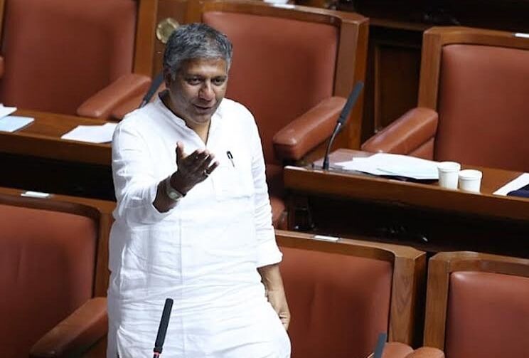 58 ಎಕರೆ ಪ್ರದೇಶ ಮಂಜೂರಾಗಿದ್ದರೂ ಒಂದೇ ಒಂದು ಉದ್ಯೋಗವನ್ನೂ ಸೃಷ್ಟಿಸಿಲ್ಲ: ಕರ್ನಾಟಕ ವಿಧಾನಸಭೆಯಲ್ಲಿ ಇನ್ಫೋಸಿಸ್ ಮೇಲೆ ಕಿಡಿ