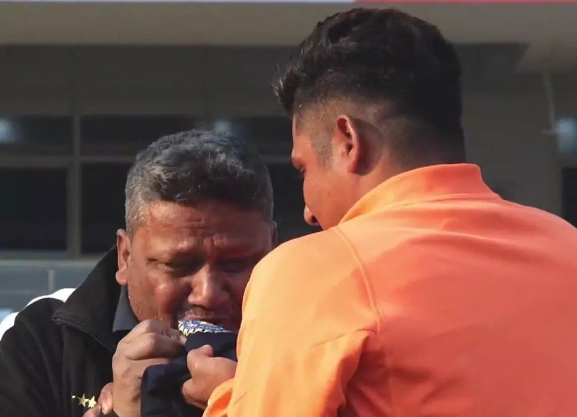 ಟೆಸ್ಟ್ ಕ್ರಿಕೆಟ್‌ಗೆ ಸರ್ಫರಾಝ್ ಖಾನ್ ಪದಾರ್ಪಣೆ: ಭಾವುಕರಾದ ತಂದೆ ನೌಶಾದ್ ಖಾನ್