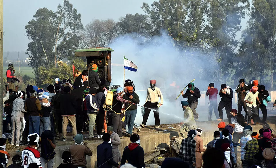 ಪಂಜಾಬ್‌ನಲ್ಲಿ ರೈತರಿಂದ ರೈಲು ತಡೆ: ಪ್ರತಿಭಟನೆಯ ನಡುವೆಯೇ ಕೇಂದ್ರದೊಂದಿಗೆ ಮುಂದುವರಿದ ಮಾತುಕತೆ