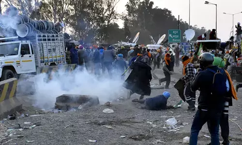 ಮೂರನೇ ದಿನಕ್ಕೆ ಕಾಲಿಟ್ಟ ರೈತರ ಪ್ರತಿಭಟನೆ: 30,000 ಅಶ್ರುವಾಯು ಶೆಲ್‌ಗೆ ದಿಲ್ಲಿ ಪೊಲೀಸರ ಬೇಡಿಕೆ