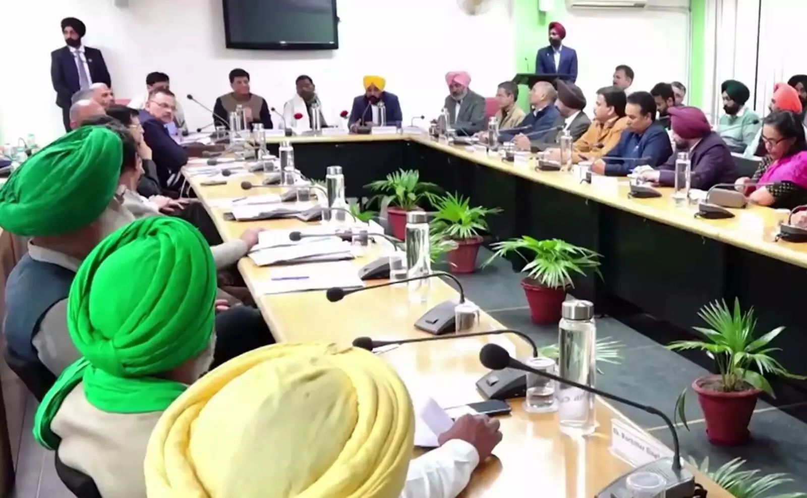 ಕೇಂದ್ರ ಸಚಿವರ ಜತೆಗಿನ ಸಭೆಯಲ್ಲಿ ಇತ್ಯರ್ಥವಾಗದ ರೈತರ ಸಮಸ್ಯೆ