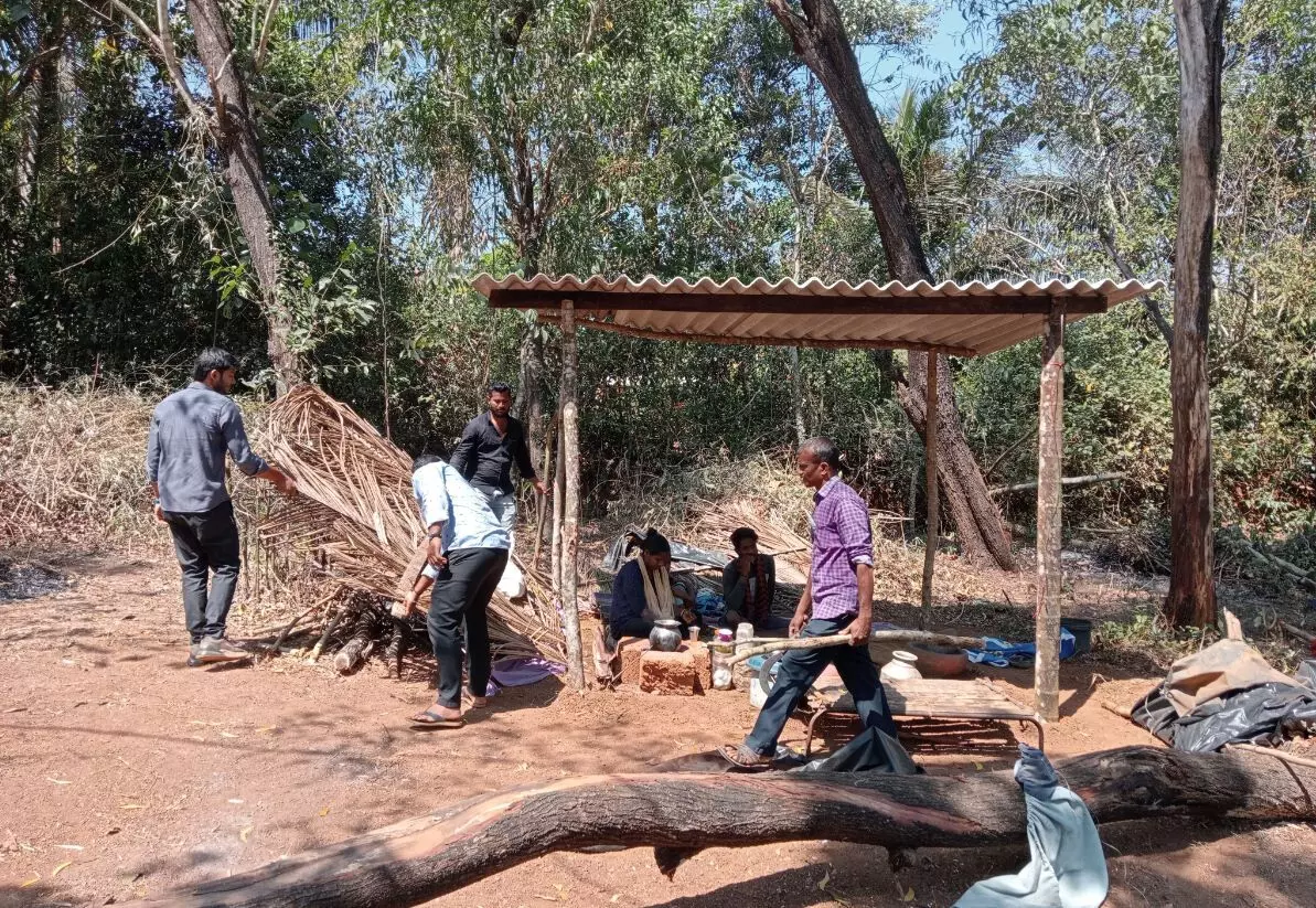 34 ನೆಕ್ಕಿಲಾಡಿ: ಸರಕಾರಿ ಭೂಮಿ ಅತಿಕ್ರಮಣ; ವಿರೋಧದ ನಡುವೆಯೂ ತೆರವು ಕಾರ್ಯ 34 ನೆಕ್ಕಿಲಾಡಿ: ಸರಕಾರಿ ಭೂಮಿ ಅತಿಕ್ರಮಣ; ವಿರೋಧದ ನಡುವೆಯೂ ತೆರವು ಕಾರ್ಯ