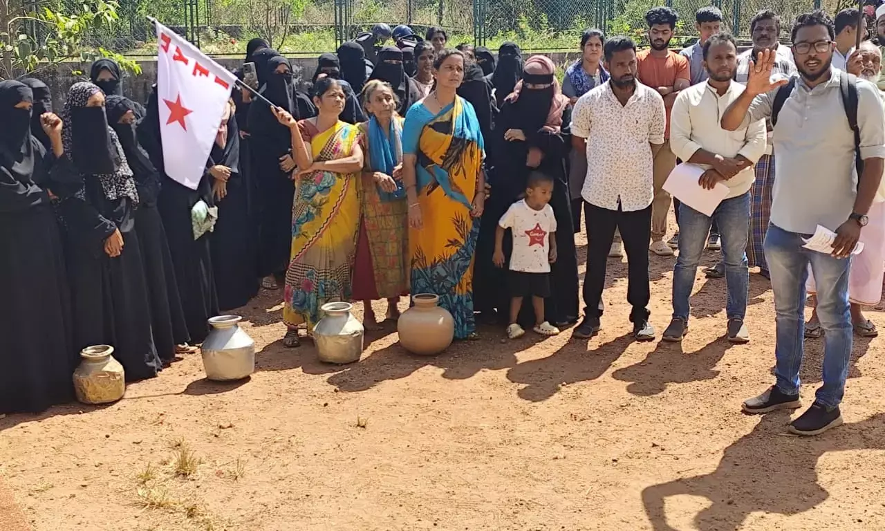 ಕುಡಿಯುವ ನೀರಿನ ಸಮಸ್ಯೆ: ಬಾಳೆಪುಣಿ ಗ್ರಾಪಂ ಎದುರು ಗ್ರಾಮಸ್ಥರ ಧರಣಿ