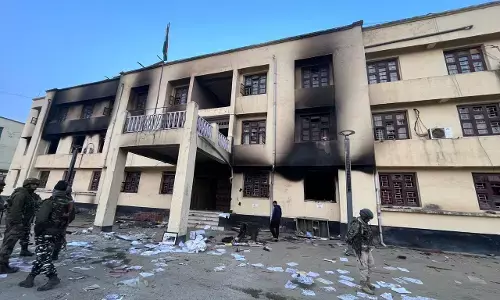 ಮಣಿಪುರ: ಪೊಲೀಸ್ ಅಮಾನತು ವಿರೋಧಿಸಿ ಪ್ರತಿಭಟನೆ ವೇಳೆ ಹಿಂಸಾಚಾರ; ಇಬ್ಬರು ಮೃತ್ಯು, 25ಕ್ಕೂ ಅಧಿಕ ಮಂದಿಗೆ ಗಾಯ