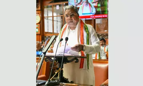 ಗ್ಯಾರಂಟಿಗಳು ತಮ್ಮದೆಂದು ಬಿಂಬಿಸಲು ಹೆಣಗಾಡುತ್ತಿರುವುದು ವಿಪರ್ಯಾಸ: ಕೇಂದ್ರದ ವಿರುದ್ಧ ಬಜೆಟ್ ನಲ್ಲಿ ಸಿದ್ದರಾಮಯ್ಯ ವಾಗ್ದಾಳಿ