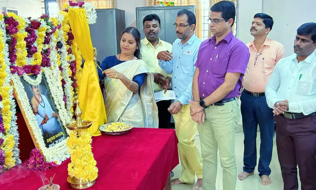 ಕುಂದಾಪುರ: ಸಾಂಸ್ಕೃತಿಕ ನಾಯಕ ಬಸವಣ್ಣರ ಭಾವಚಿತ್ರ ಅನಾವರಣ